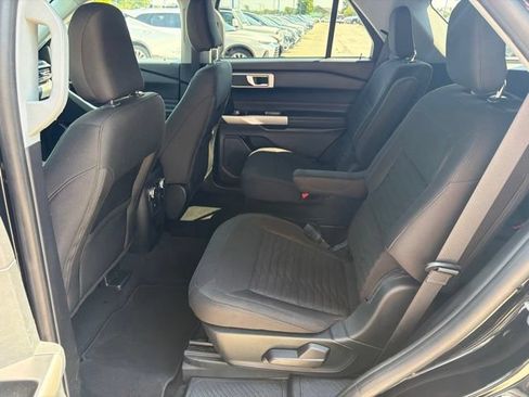 Used 2021 Ford Explorer XLT AWD/4WD image 16