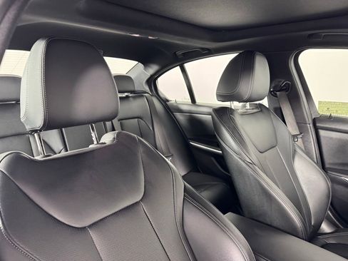 Used 2025 BMW 330i Sedan image 32