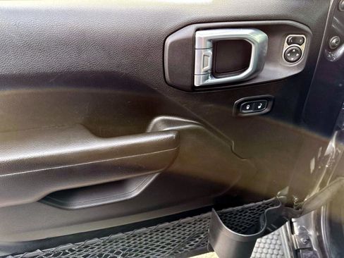 Used 2021 Jeep Wrangler Unlimited Sport image 12