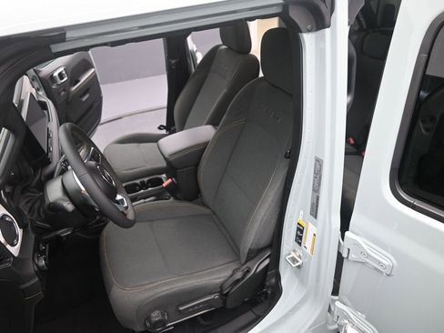 Used 2024 Jeep Wrangler Sahara AWD/4WD image 11