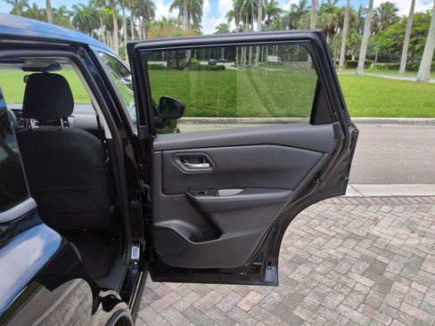 Used 2024 Nissan Rogue SV FWD image 34