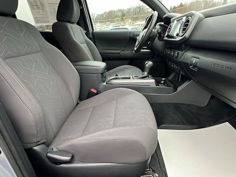 Used 2019 Toyota Tacoma TRD Off-Road image 13