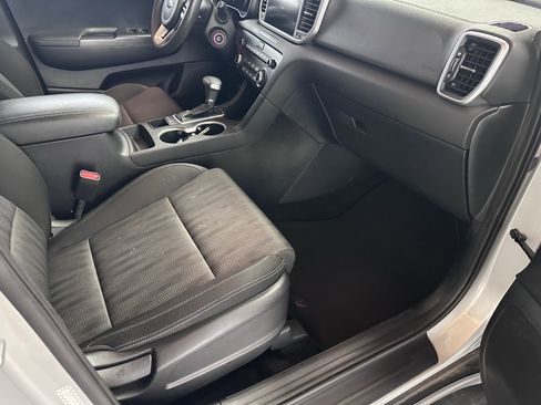 Used 2021 Kia Sportage LX image 36