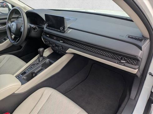 Certified 2023 Honda Accord EX image 19