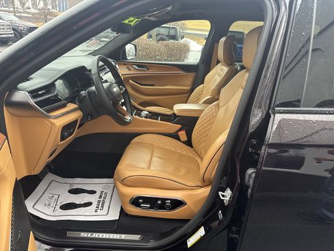 Used 2023 Jeep Grand Cherokee L Summit image 12