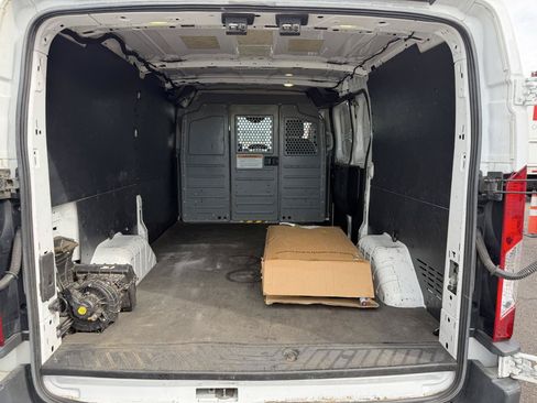 Used 2018 Ford Transit 250 130 Low Roof RWD image 5