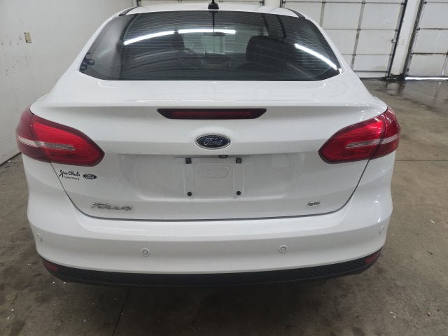 Used 2016 Ford Focus SE w/ Equipment Group 201A FWD image 10