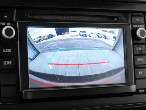 Used 2018 Toyota Tacoma SR RWD image 20