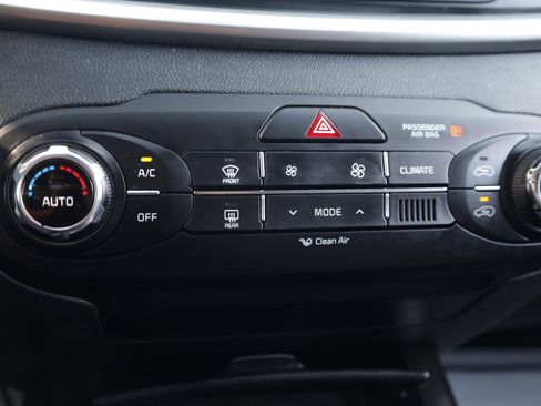 Used 2018 Kia Sorento AWD image 10