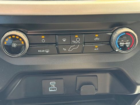Used 2023 Ford F150 XLT AWD/4WD image 24