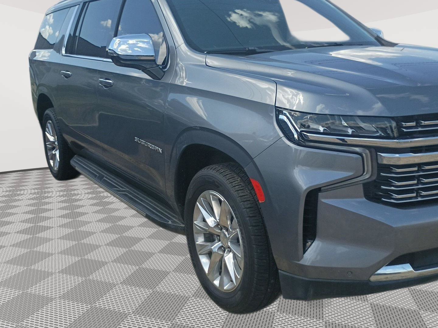 Used 2022 Chevrolet Suburban Premier AWD/4WD image 4