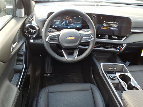 New 2026 Chevrolet Equinox LT w/ Convenience Package II image 6