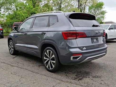 Used 2024 Volkswagen Taos SE FWD image 3