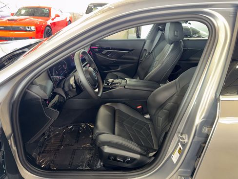 Used 2025 BMW 530i RWD image 19
