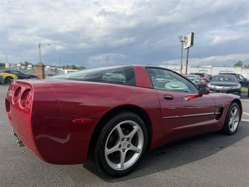 Used 2000 Chevrolet Corvette Coupe w/ Performance Handling Pkg RWD image 10