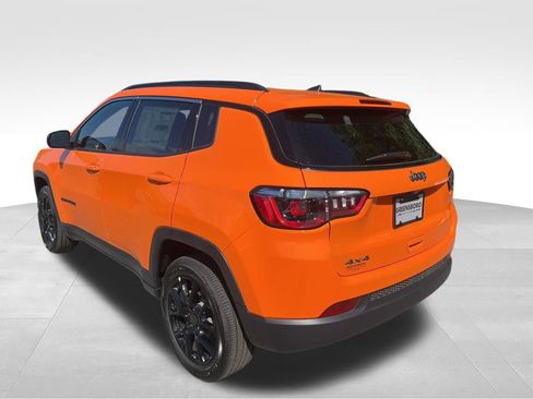 New 2026 Jeep Compass Latitude AWD/4WD image 3