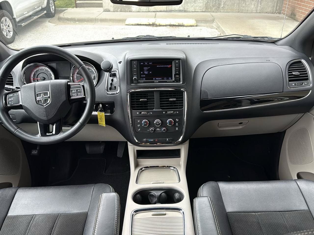 Used 2019 Dodge Grand Caravan SXT FWD image 6