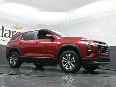 New 2026 Chevrolet Equinox LT image 2