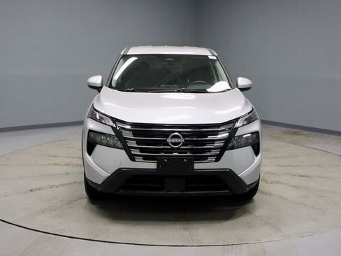 Certified 2025 Nissan Rogue SV image 5