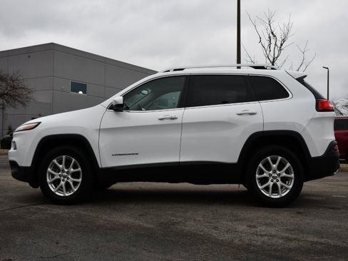 Used 2018 Jeep Cherokee Latitude Plus w/ Comfort/Convenience Group image 4