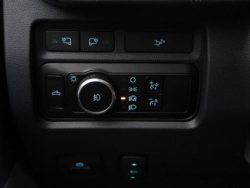 Used 2023 Ford F250 Lariat w/ Sport Appearance Package AWD/4WD image 42