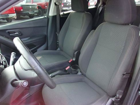 Used 2020 Chevrolet Trax LS w/ Tint and Cruise Package FWD image 9