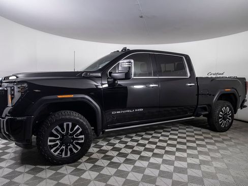 Used 2024 GMC Sierra 3500 Denali Ultimate AWD/4WD image 8