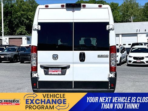 Used 2023 RAM ProMaster 2500 FWD image 4