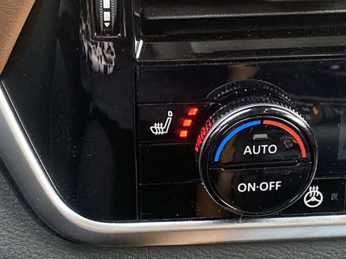 Used 2024 Nissan Rogue Platinum w/ Platinum Premium Package image 8