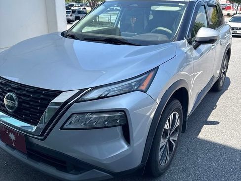 Used 2021 Nissan Rogue SV w/ Premium Package FWD image 1