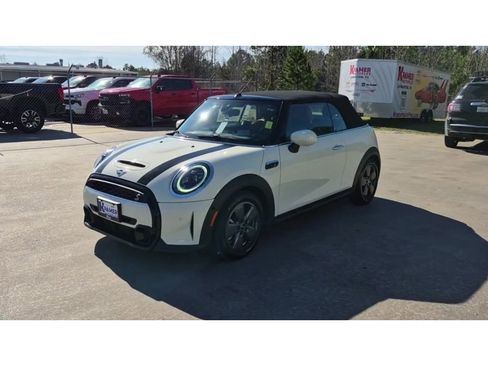 Used 2022 MINI Cooper S w/ Driver Assistance Package image 4