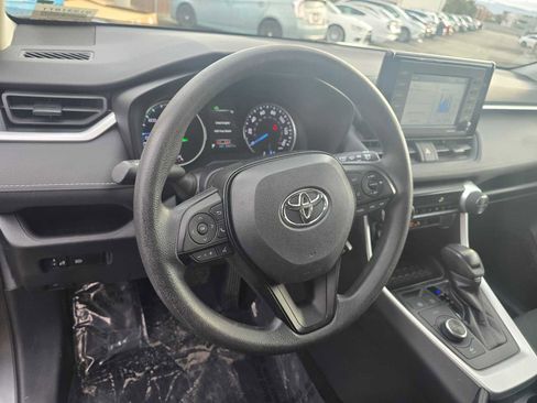 Used 2021 Toyota RAV4 LE image 24
