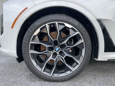 Used 2024 BMW X7 M60i w/ Executive Package image 9