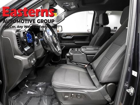 Used 2022 Chevrolet Silverado 1500 LT w/ Convenience Package II AWD/4WD image 14