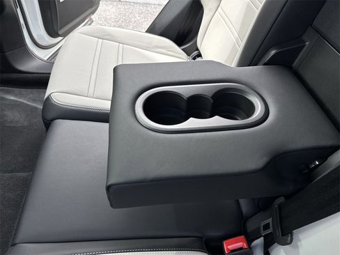 Used 2024 Porsche Cayenne S image 39