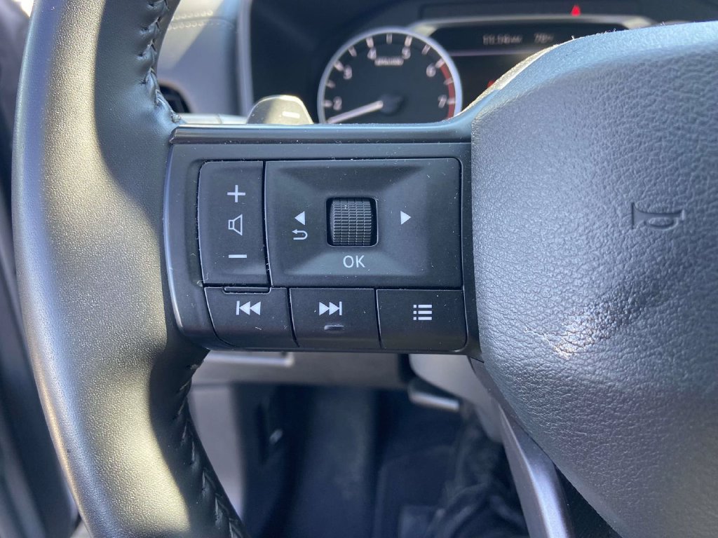 Used 2025 Nissan Rogue SV AWD/4WD image 28