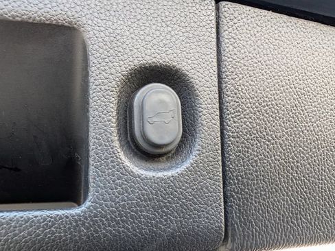 Used 2018 Chevrolet Tahoe LT RWD image 11