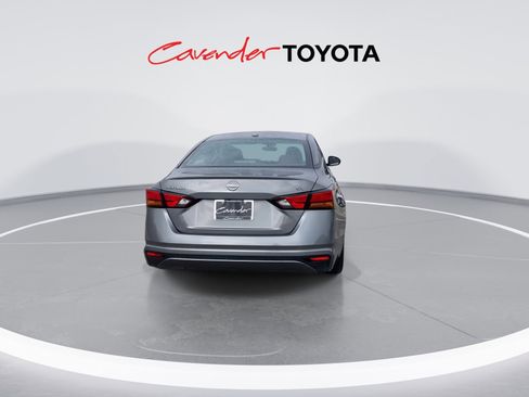 Used 2024 Nissan Altima 2.5 SV image 7