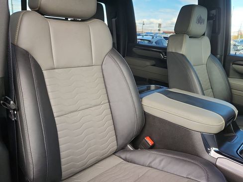 Used 2025 Chevrolet Silverado 2500 ZR2 w/ ZR2 Bison Edition image 17