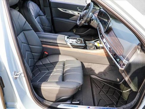 New 2026 BMW 760i xDrive image 24