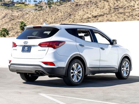 Used 2018 Hyundai Santa Fe Sport 2.0T image 10