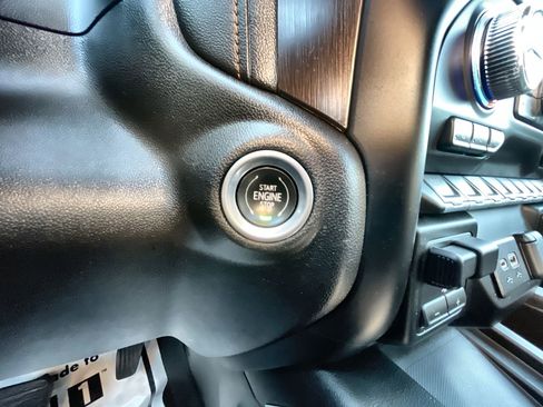 Used 2023 GMC Sierra 2500 AT4 w/ AT4 Premium Plus Package image 16