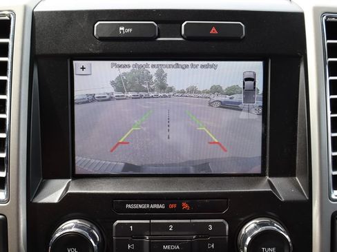 Used 2016 Ford F150 Lariat w/ Equipment Group 501A Mid AWD/4WD image 8