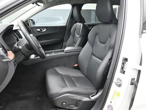 Used 2024 Volvo XC60 B5 Plus w/ Protection Package Premier AWD/4WD image 10