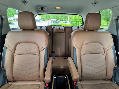 Used 2024 Nissan Pathfinder Platinum image 26