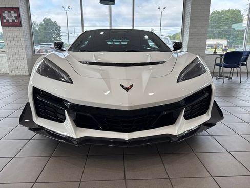 Used 2026 Chevrolet Corvette ZR1 w/ ZR1 Carbon Fiber Aero Package RWD image 4