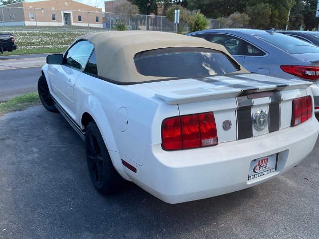 Used 2008 Ford Mustang Convertible RWD image 6