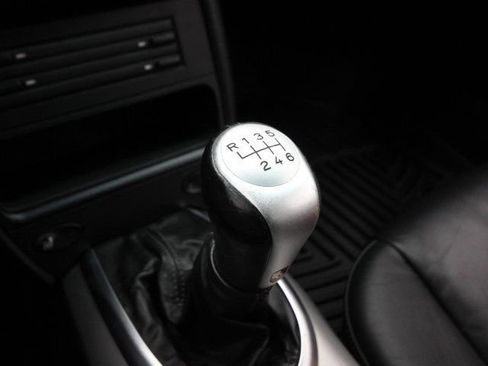 Used 2004 Porsche 911 Carrera 4S image 19