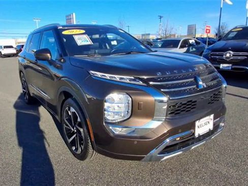 Used 2022 Mitsubishi Outlander SEL image 2