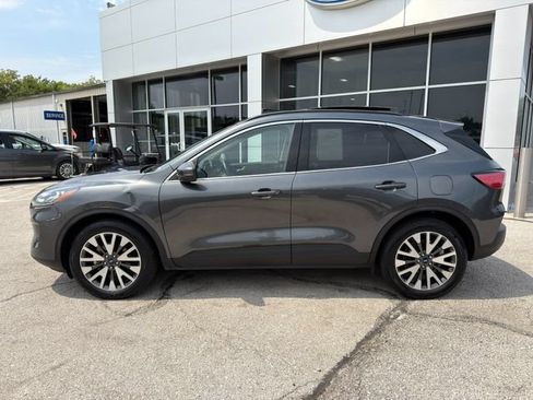 Used 2020 Ford Escape Titanium AWD/4WD image 4